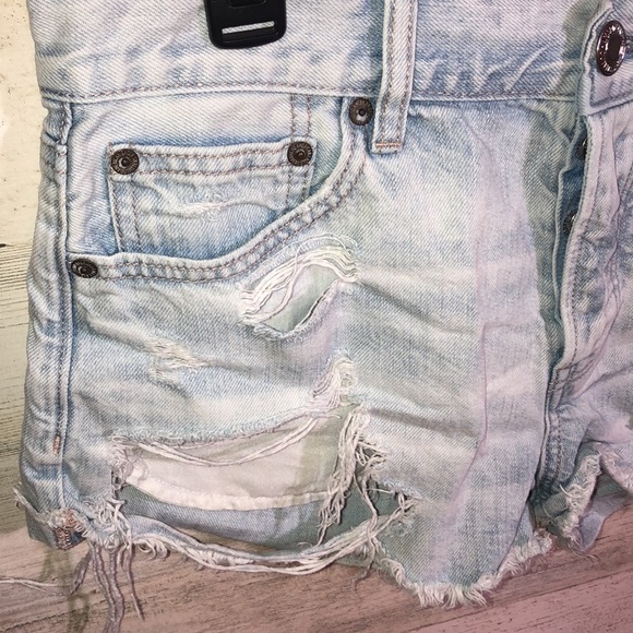American Eagle distressed shorts size 8 Tom girl shortie shorts jean shorts - Picture 3 of 7